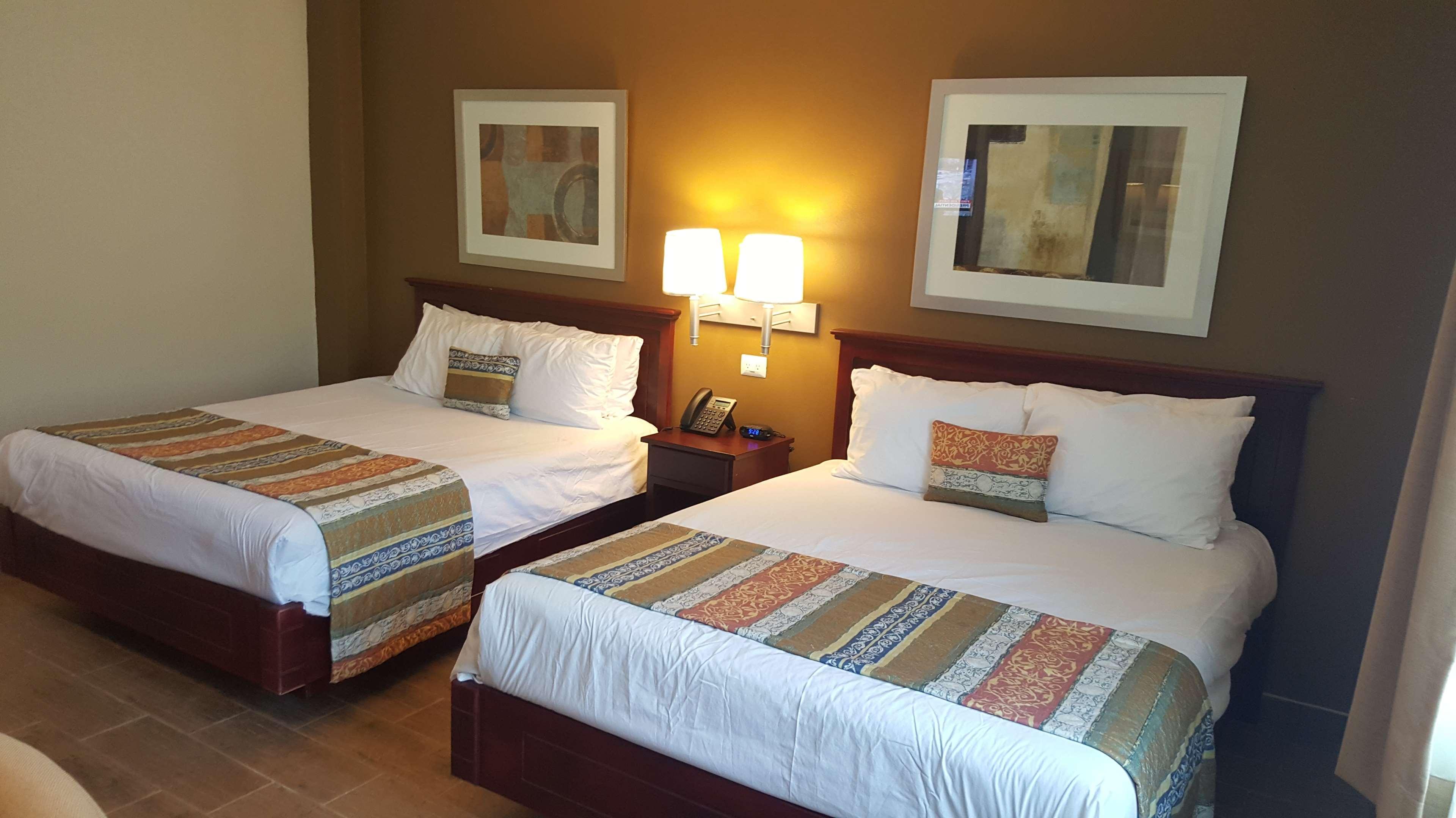 Best Western Bazarell Inn Монтеморелос Экстерьер фото