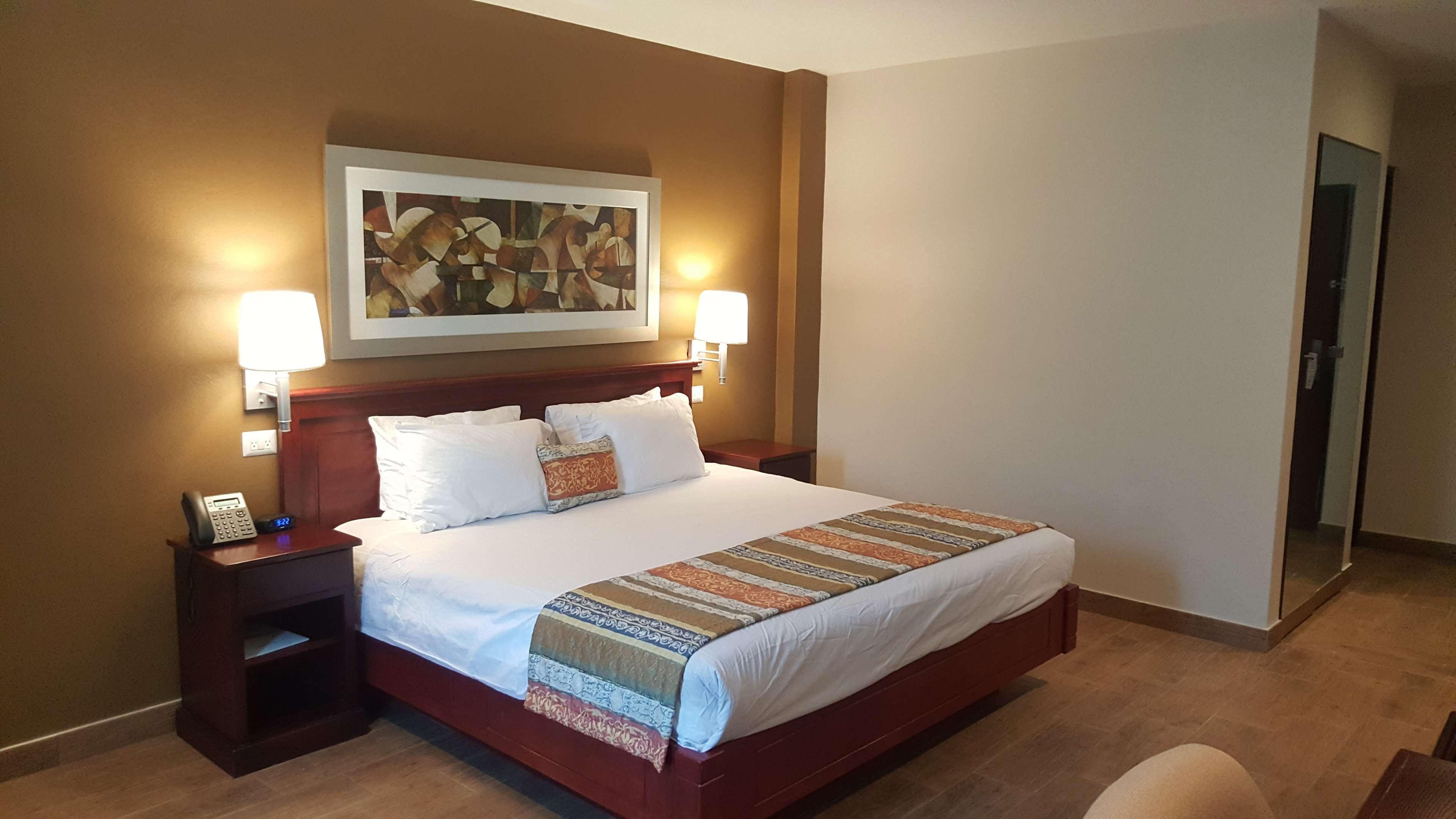 Best Western Bazarell Inn Монтеморелос Экстерьер фото
