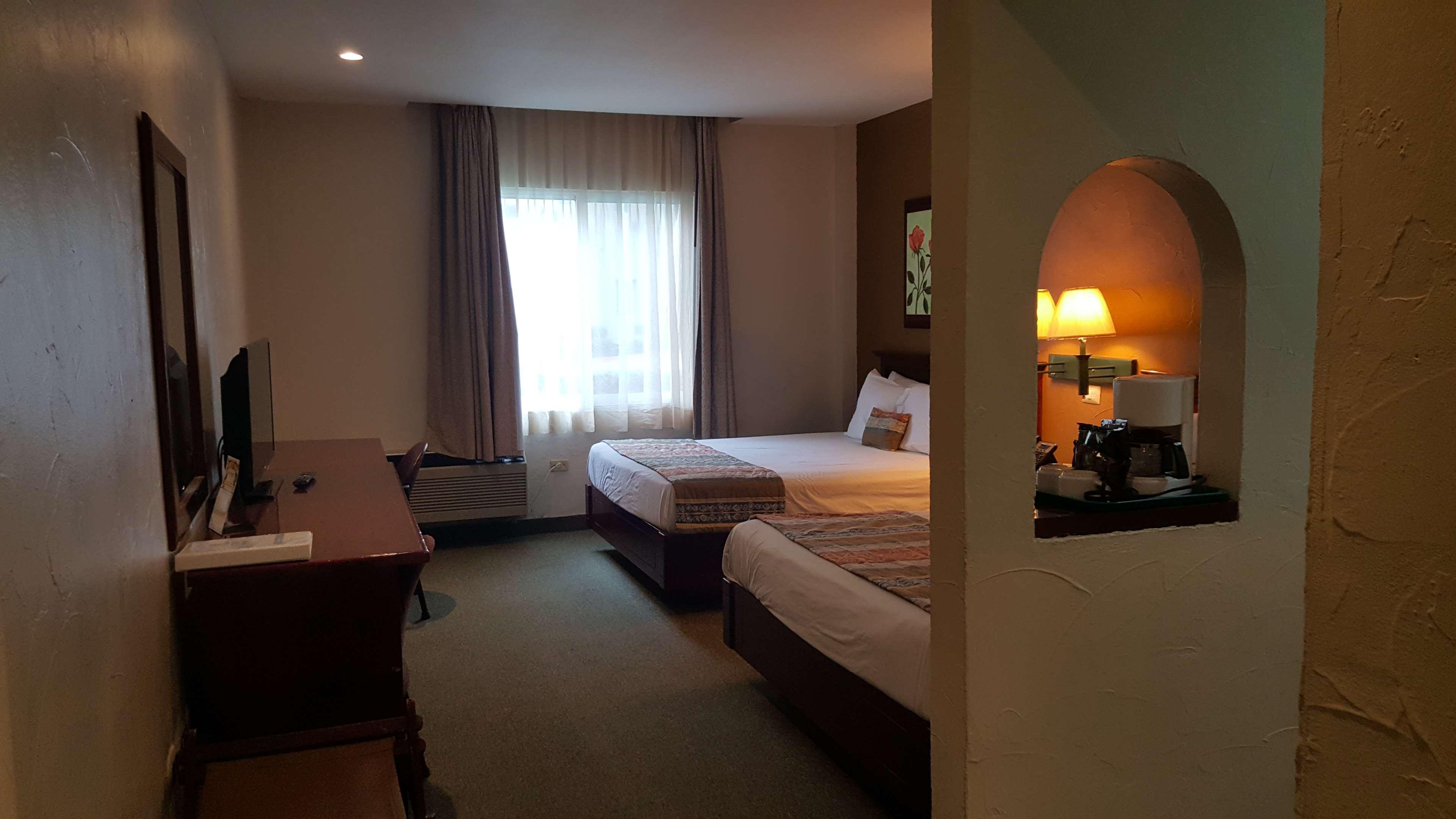 Best Western Bazarell Inn Монтеморелос Экстерьер фото