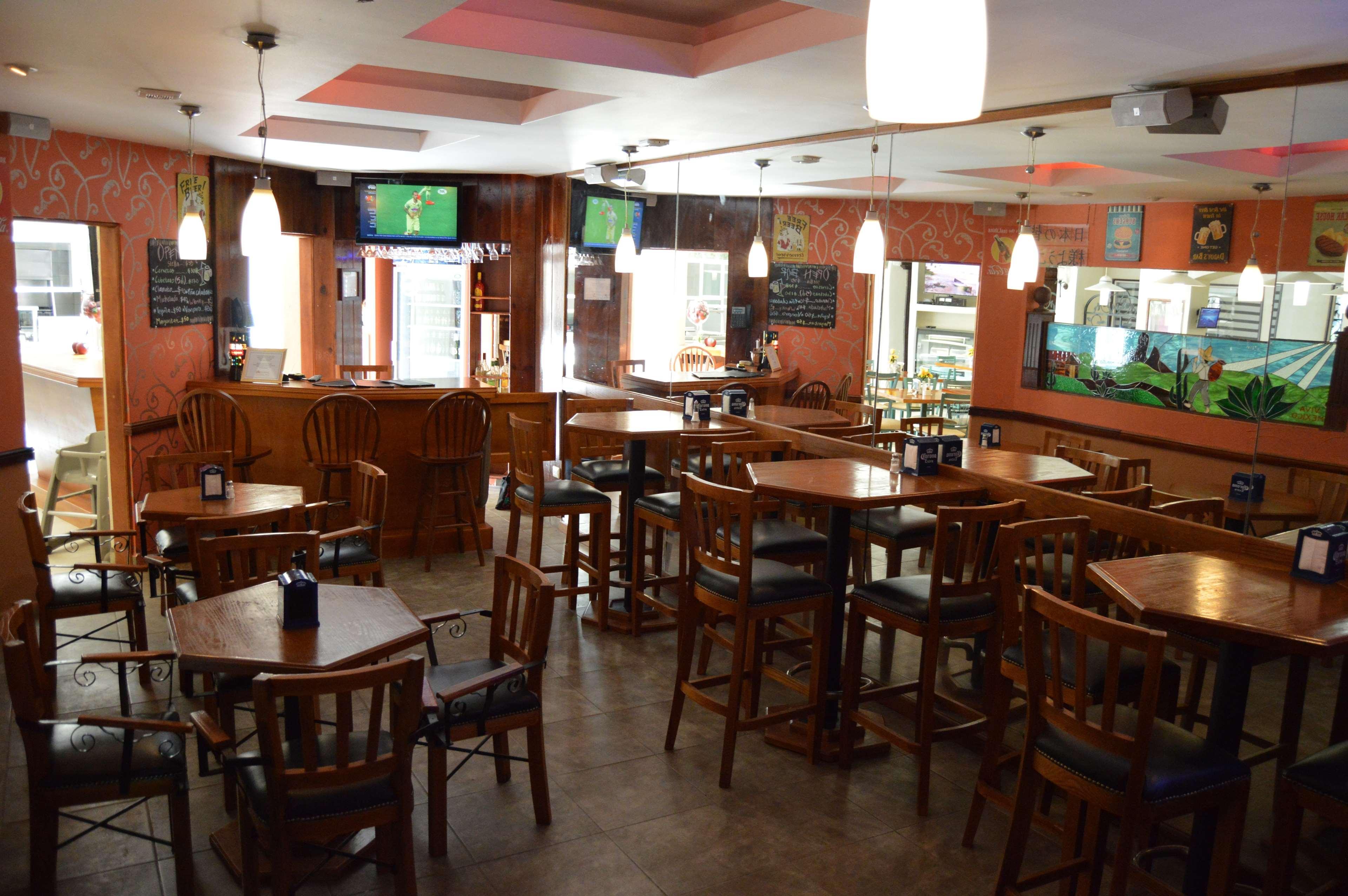 Best Western Bazarell Inn Монтеморелос Экстерьер фото