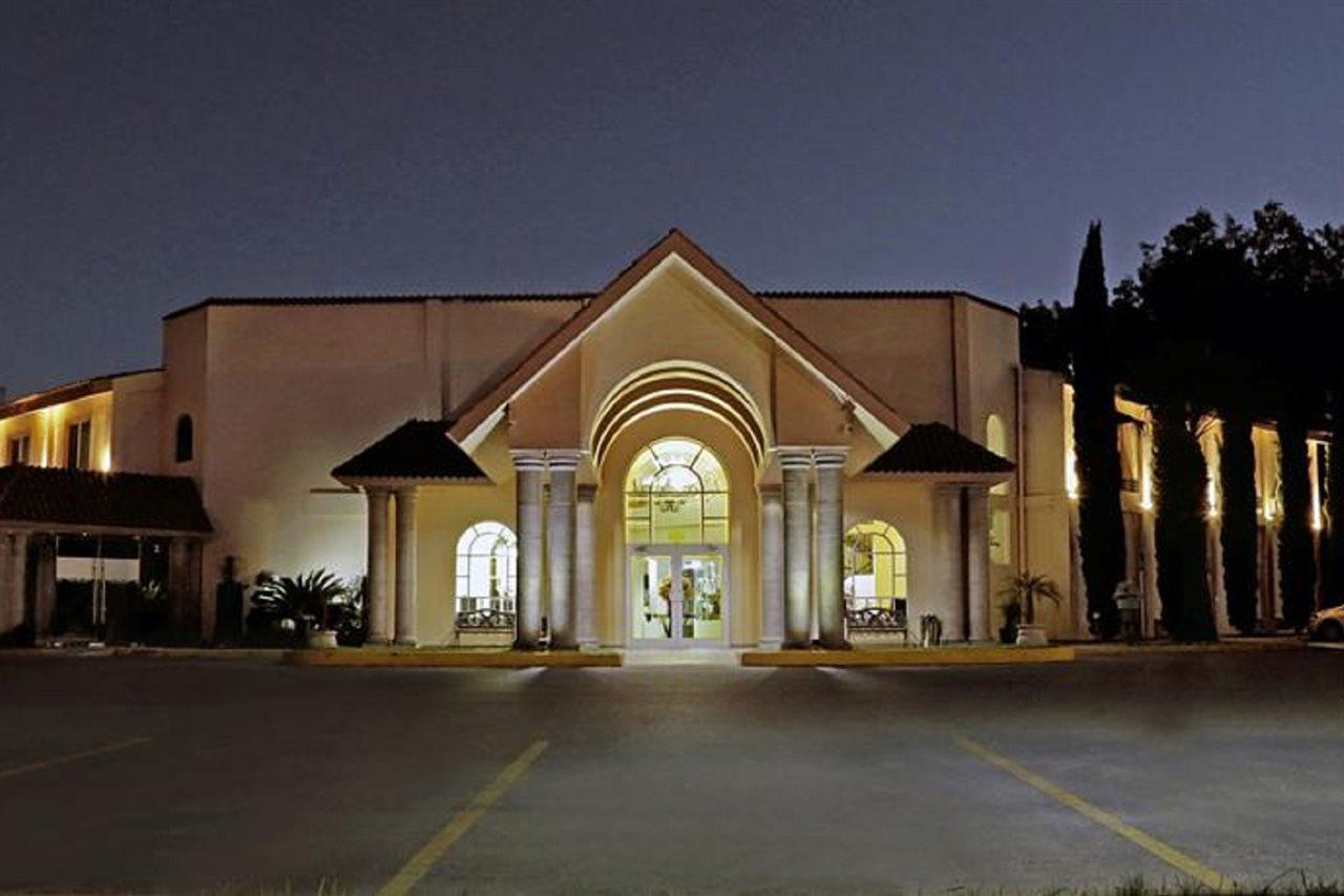 Best Western Bazarell Inn Монтеморелос Экстерьер фото